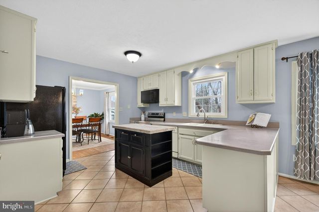 13437 MELVILLE LN, Chantilly, VA 20151