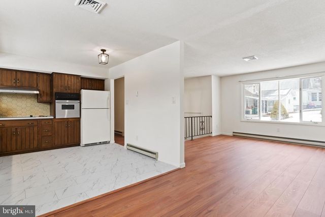 8 W MANOR AVE, Enola, PA 17025