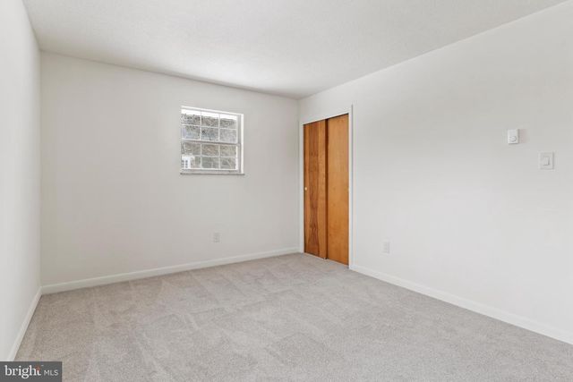 8 W MANOR AVE, Enola, PA 17025