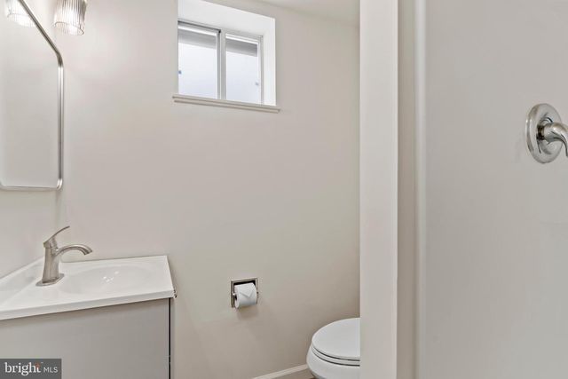 8 W MANOR AVE, Enola, PA 17025