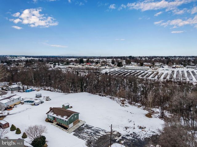 8 W MANOR AVE, Enola, PA 17025