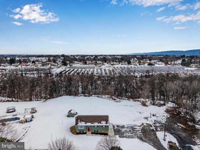 8 W MANOR AVE, Enola, PA 17025