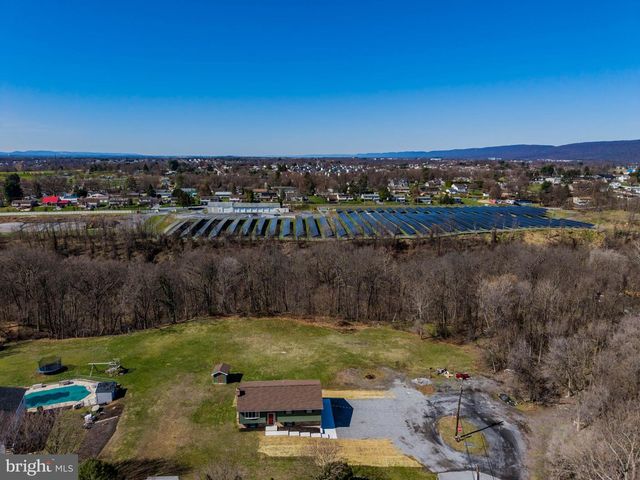 8 W MANOR AVE, Enola, PA 17025