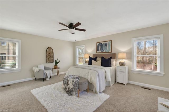 1432 Pine Grove LN, Chesapeake, VA 23321