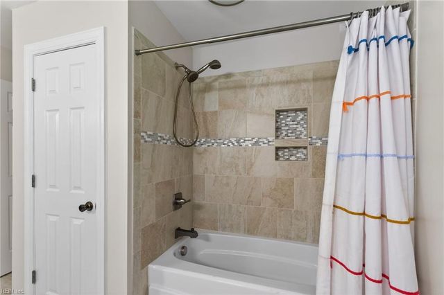 1432 Pine Grove LN, Chesapeake, VA 23321