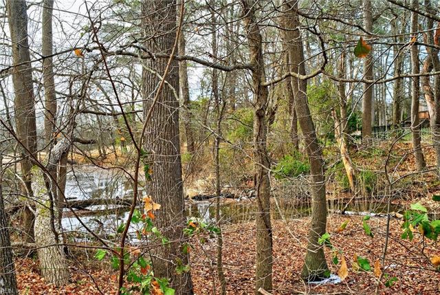 1432 Pine Grove LN, Chesapeake, VA 23321