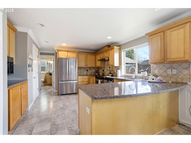 272 LAURINE St Ne, Salem, OR 97301