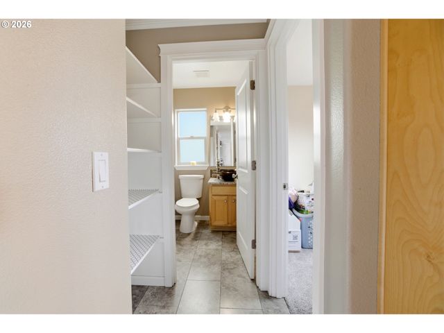 272 LAURINE St Ne, Salem, OR 97301