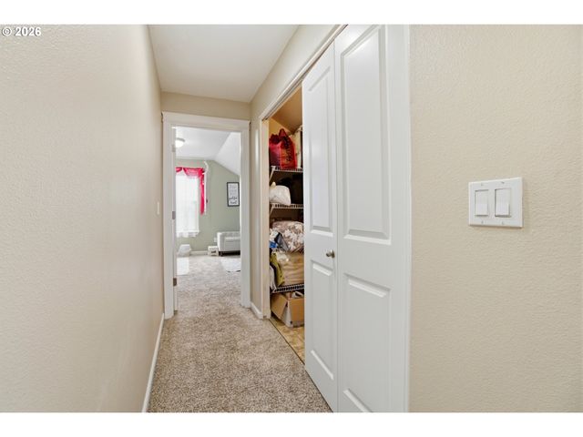 272 LAURINE St Ne, Salem, OR 97301