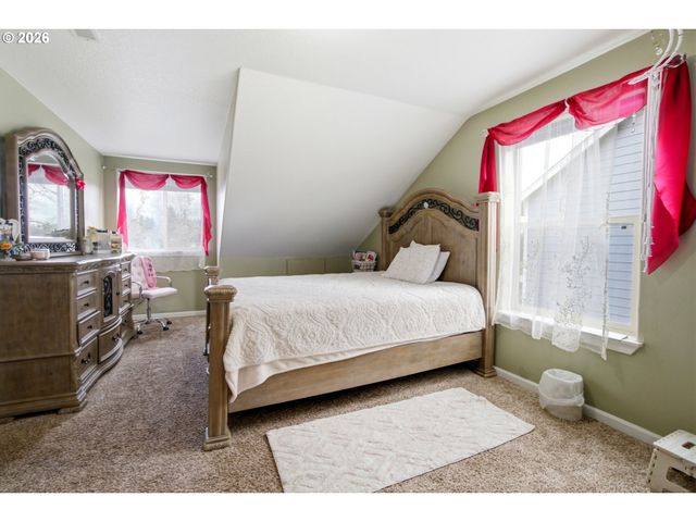 272 LAURINE St Ne, Salem, OR 97301