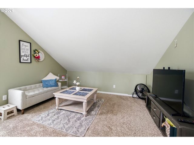 272 LAURINE St Ne, Salem, OR 97301