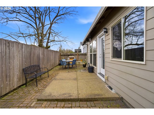 272 LAURINE St Ne, Salem, OR 97301