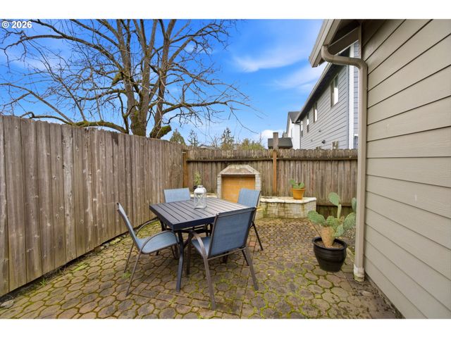 272 LAURINE St Ne, Salem, OR 97301