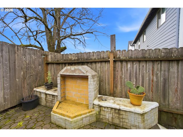 272 LAURINE St Ne, Salem, OR 97301