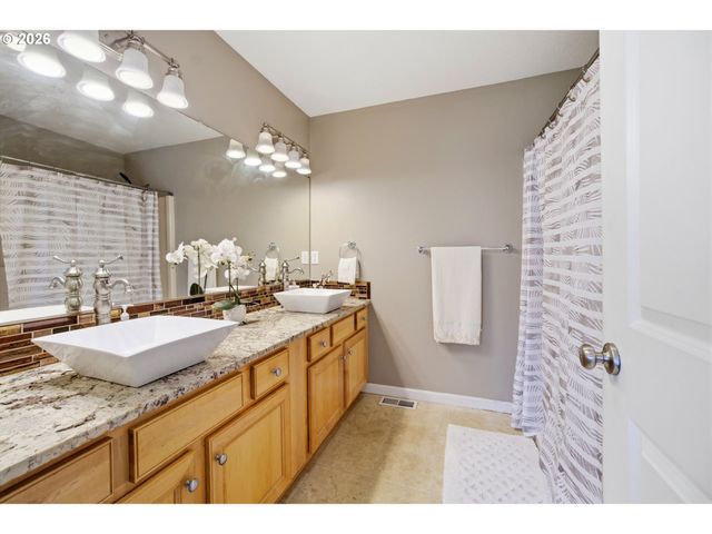 272 LAURINE St Ne, Salem, OR 97301