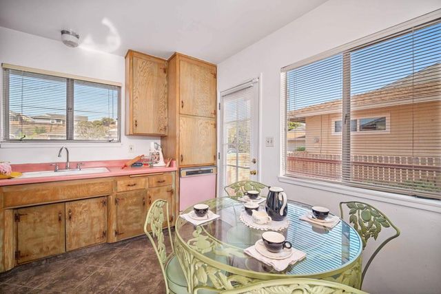 2244 Penrose, San Diego, CA 92110