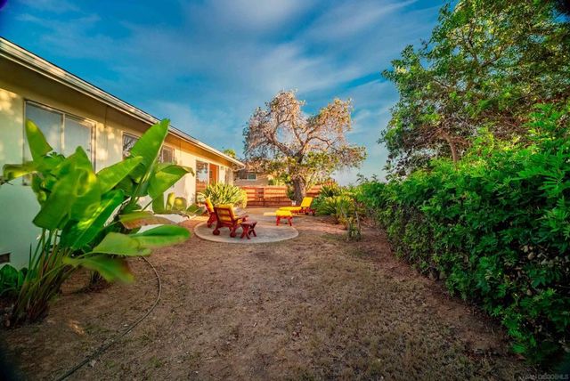 2244 Penrose, San Diego, CA 92110