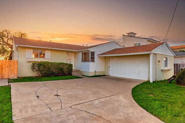 2244 Penrose, San Diego, CA 92110