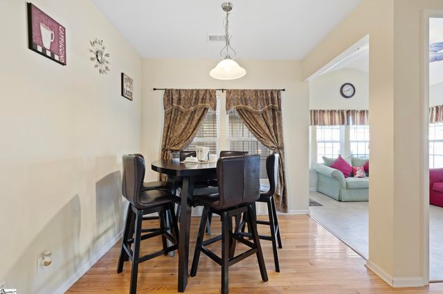 10 Ridgeleigh Way, Simpsonville, SC 29681