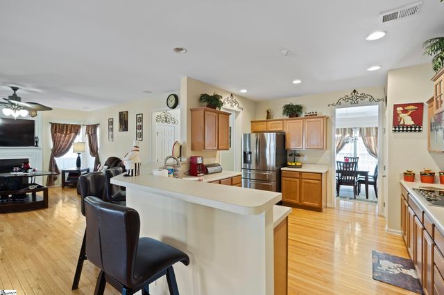 10 Ridgeleigh Way, Simpsonville, SC 29681