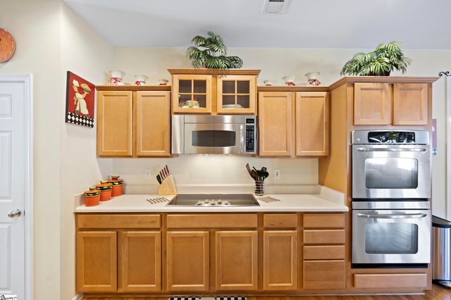 10 Ridgeleigh Way, Simpsonville, SC 29681