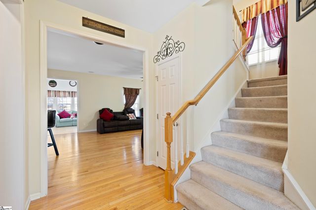 10 Ridgeleigh Way, Simpsonville, SC 29681