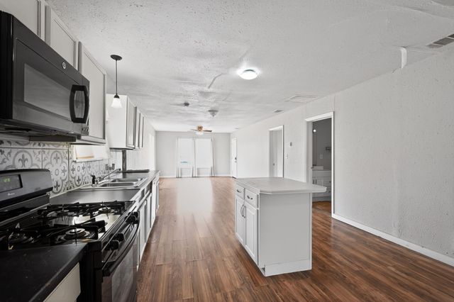 205 S Mable Street, Ferris, TX 75125