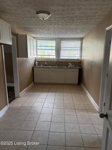 665 S 39th St, Louisville, KY 40211