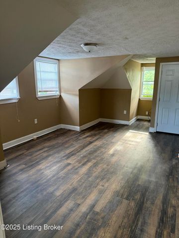 665 S 39th St, Louisville, KY 40211