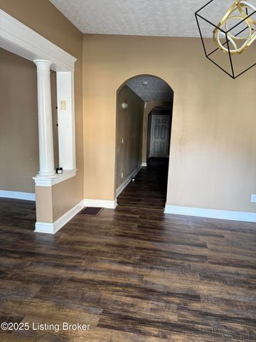 665 S 39th St, Louisville, KY 40211