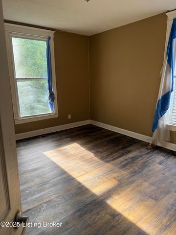 665 S 39th St, Louisville, KY 40211