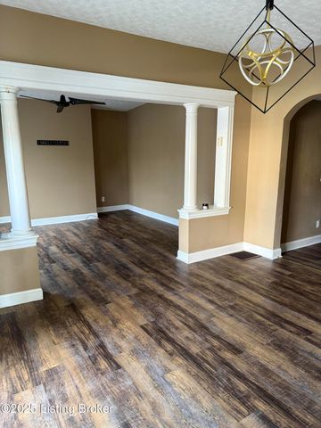 665 S 39th St, Louisville, KY 40211