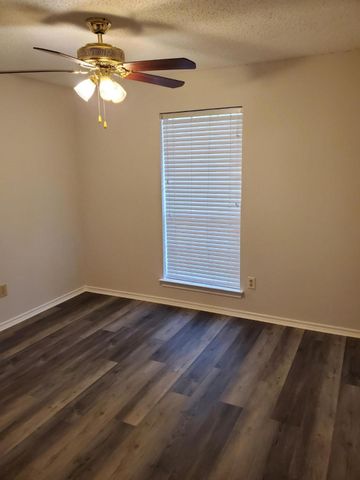 1317 Lakeshore Drive, Irving, TX 75060