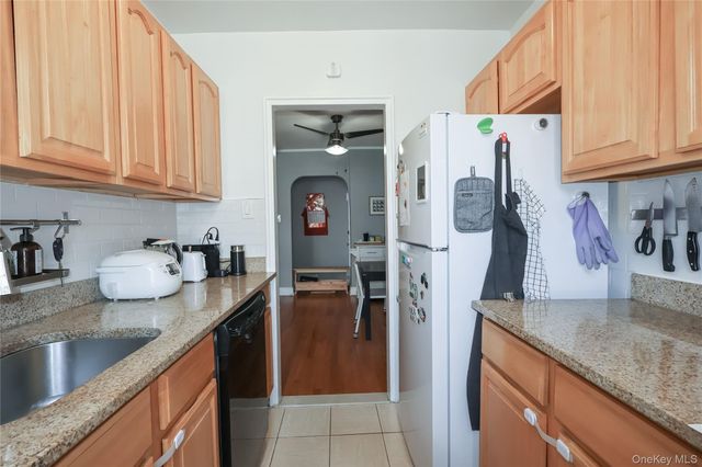 63-61 99th Street E6, Rego Park, NY 11374