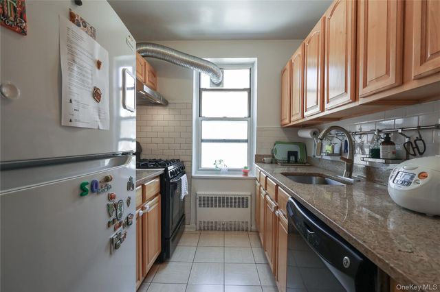 63-61 99th Street E6, Rego Park, NY 11374