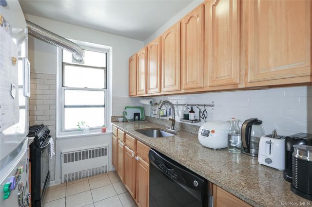 63-61 99th Street E6, Rego Park, NY 11374