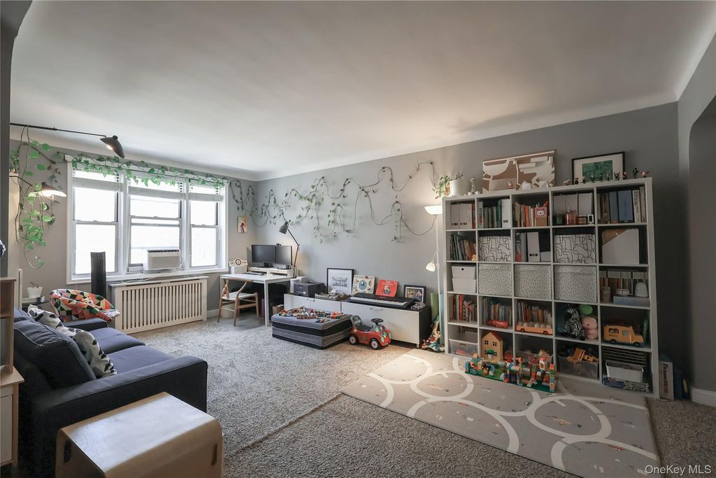 63-61 99th Street E6, Rego Park, NY 11374