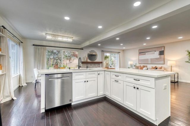 15 Amy Dr, San Mateo, CA 94403