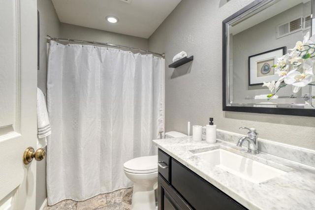 15 Amy Dr, San Mateo, CA 94403