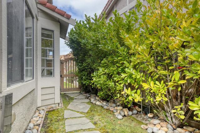 15 Amy Dr, San Mateo, CA 94403