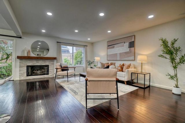 15 Amy Dr, San Mateo, CA 94403