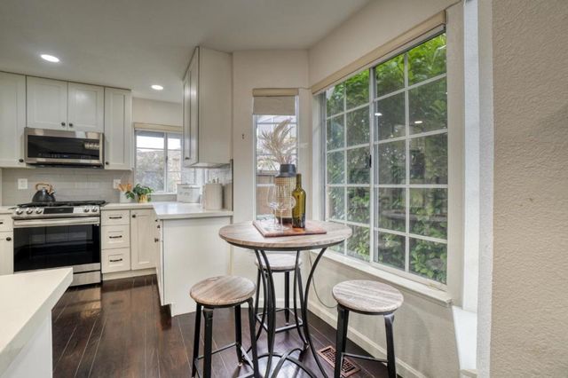 15 Amy Dr, San Mateo, CA 94403