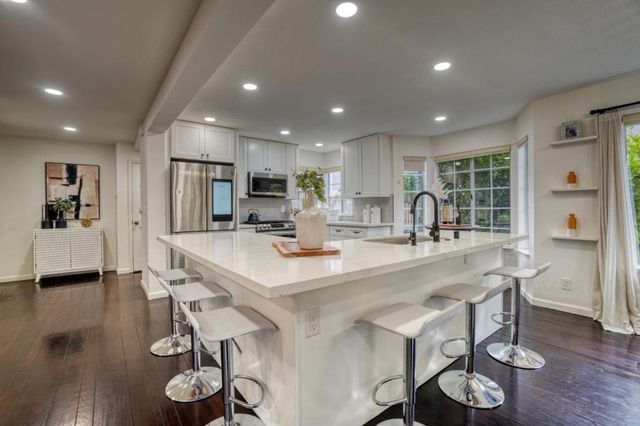 15 Amy Dr, San Mateo, CA 94403