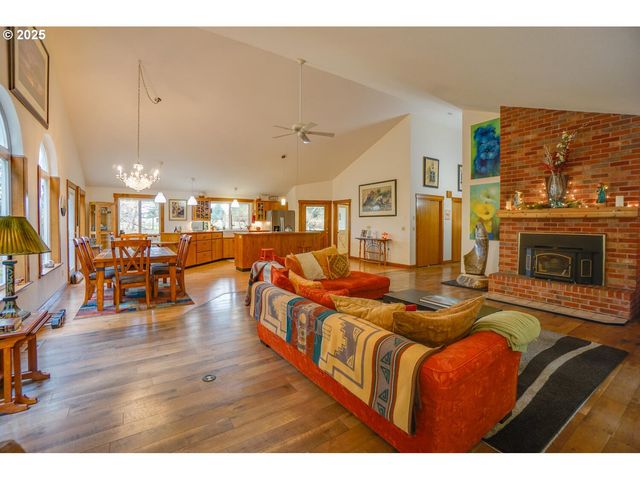 9000 Ne 394TH St, La Center, WA 98629