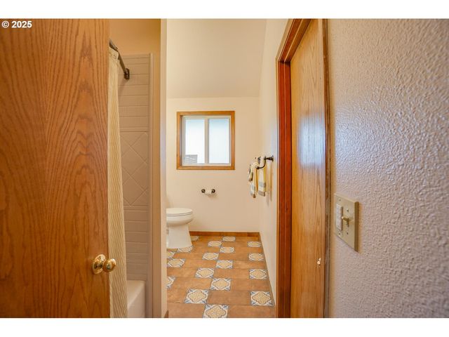 9000 Ne 394TH St, La Center, WA 98629