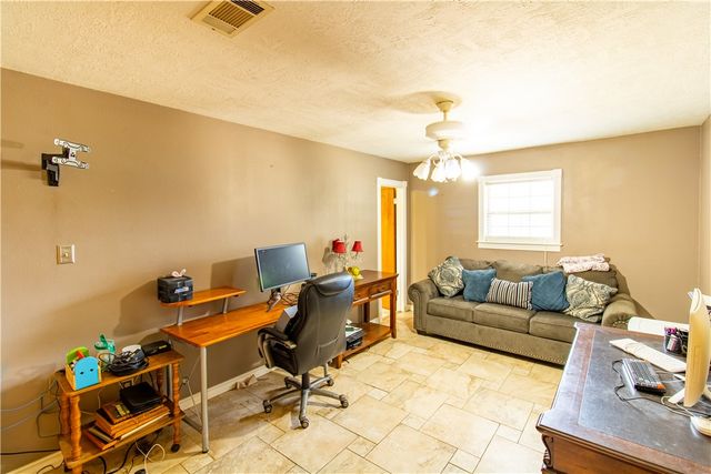 1214 Bittle Lane, Bryan, TX 77801