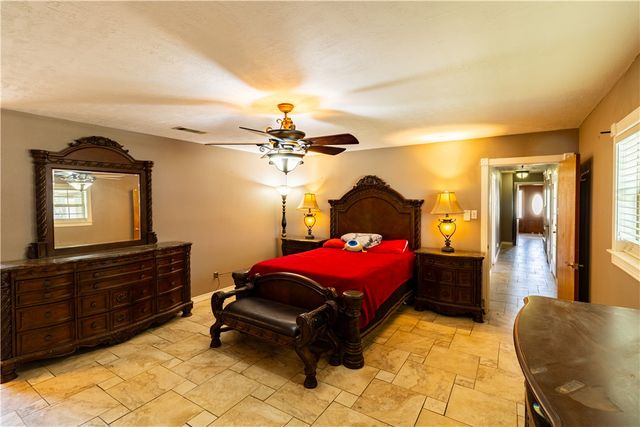 1214 Bittle Lane, Bryan, TX 77801