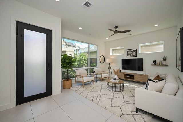 4705 Gibson Street, Houston, TX 77007
