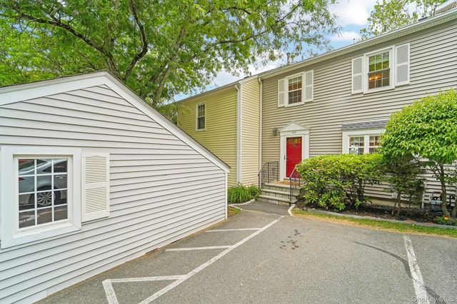 422 Carrollwood Drive, Tarrytown, NY 10591