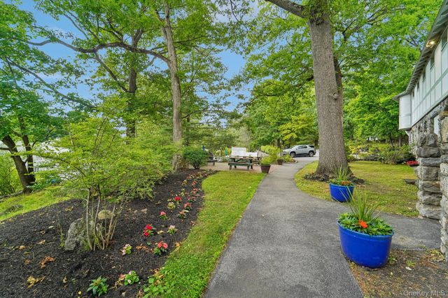 422 Carrollwood Drive, Tarrytown, NY 10591